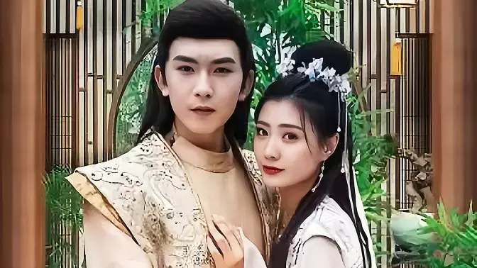 《相亲相到腹黑皇帝》：冷宫贵妃的逆袭之路，权谋与爱情的极致碰撞！